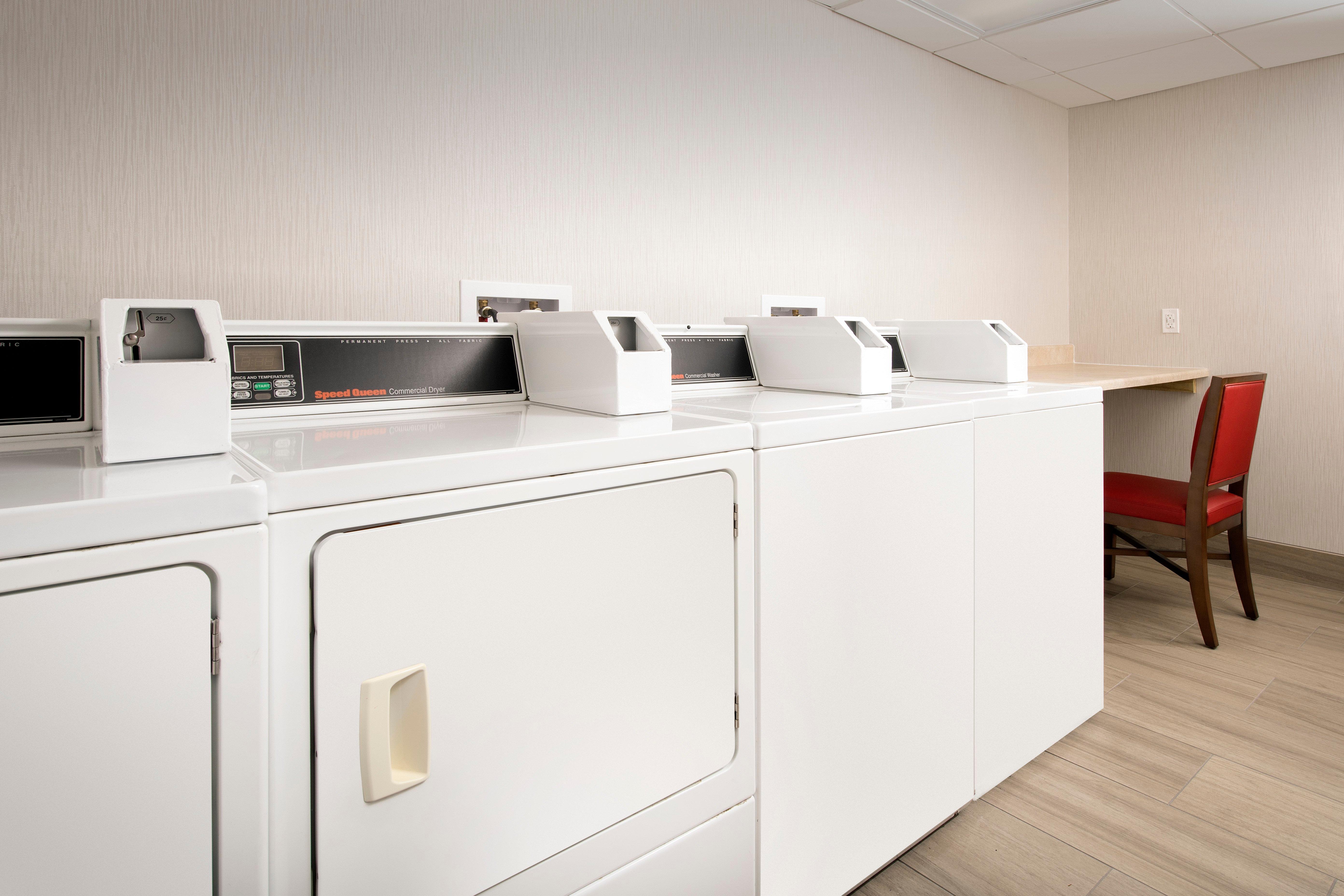 Holiday Inn Express & Suites Baltimore - BWI Airport North By Ihg Linthicum Exterior foto